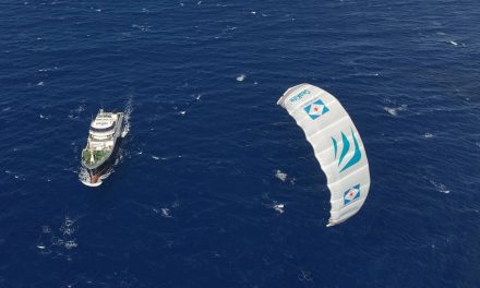 Cap Bourbon équipe un navire d’un kite de traction automatisé